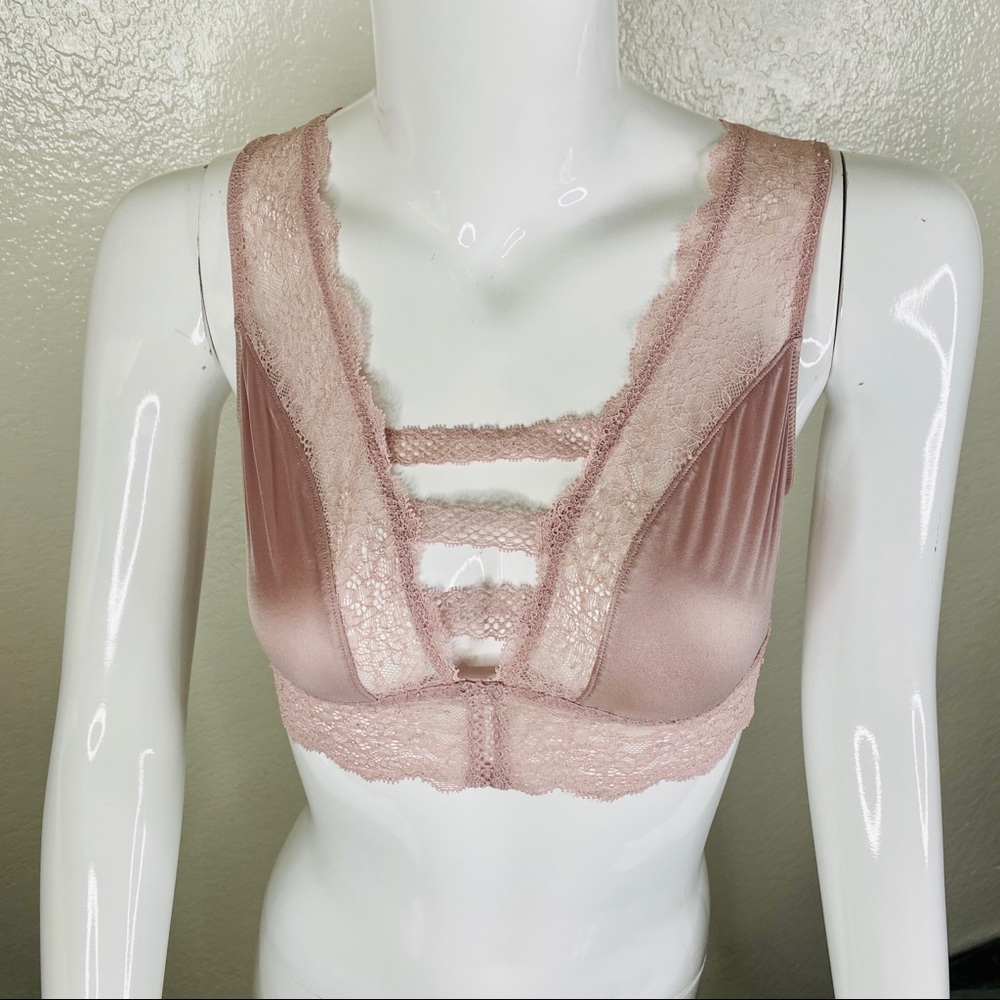 VICTORIA SECRET BRALETTE size M